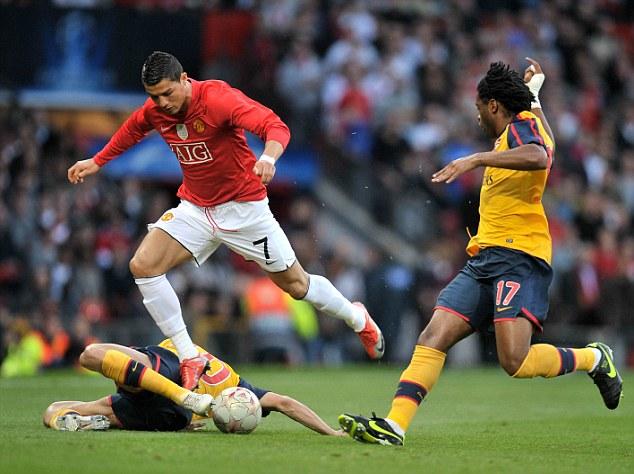 曼联对狼队的预测首发阵容：梅努的未来抉择，约罗强势回归